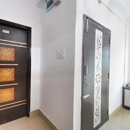 Oyo Flagship Mishika Homes Calcutta Exterior foto