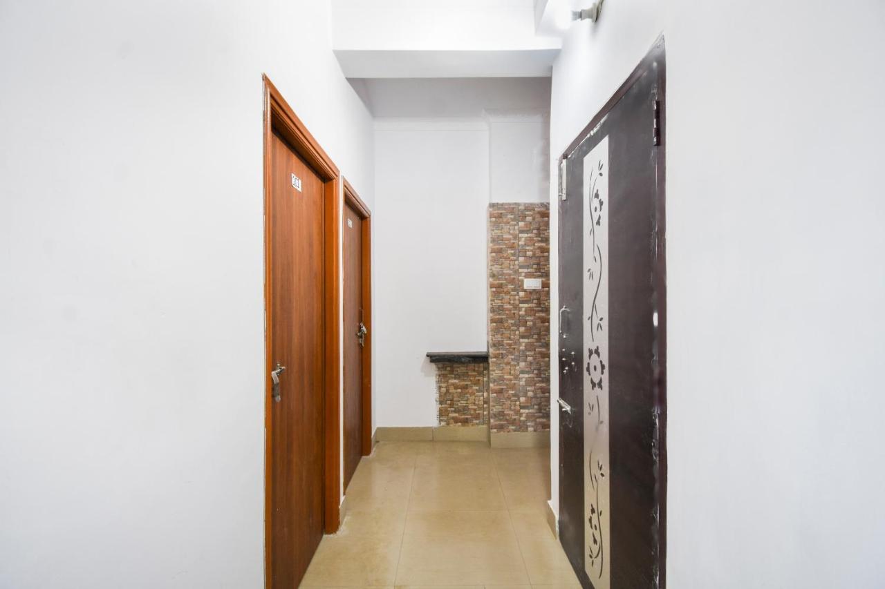 Oyo Flagship Mishika Homes Calcutta Exterior foto